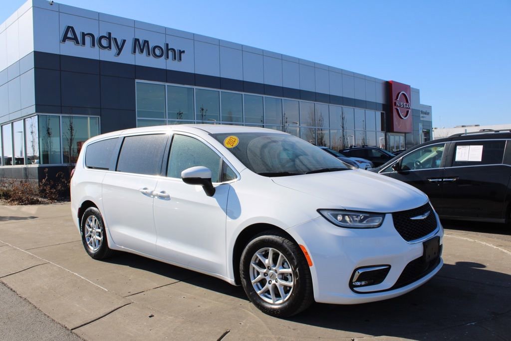 Used 2023 Chrysler Pacifica Touring-L