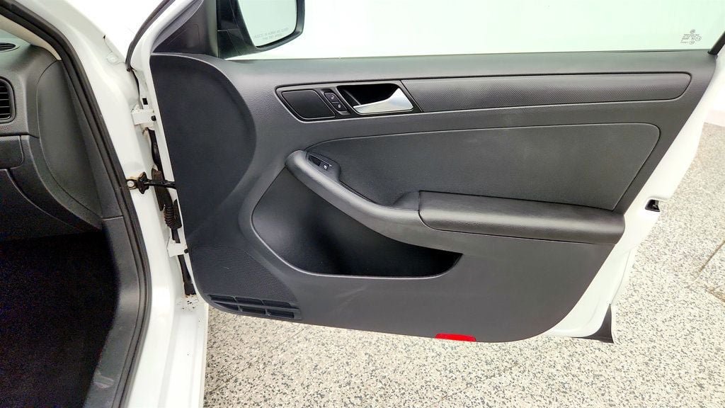 Used 2016 Volkswagen Jetta S FWD image 25