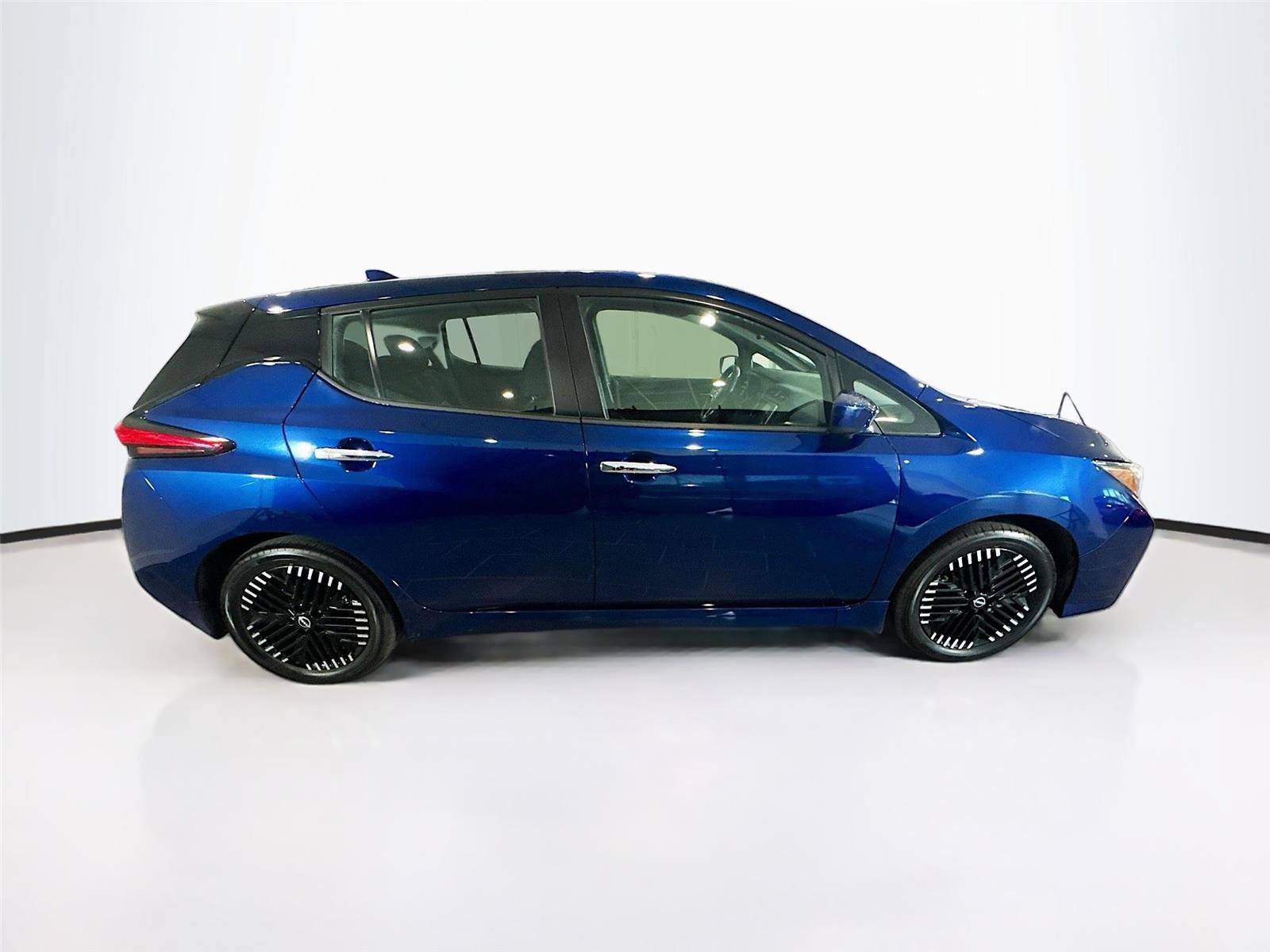 Used 2023 Nissan Leaf SV Plus w/ Protection Package image 32