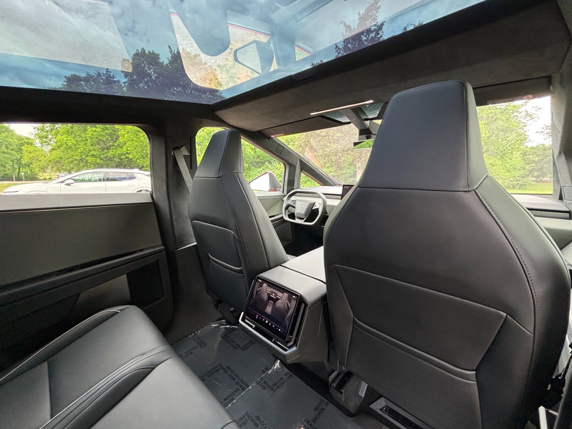 Used 2024 Tesla Cybertruck AWD Crew Cab image 19