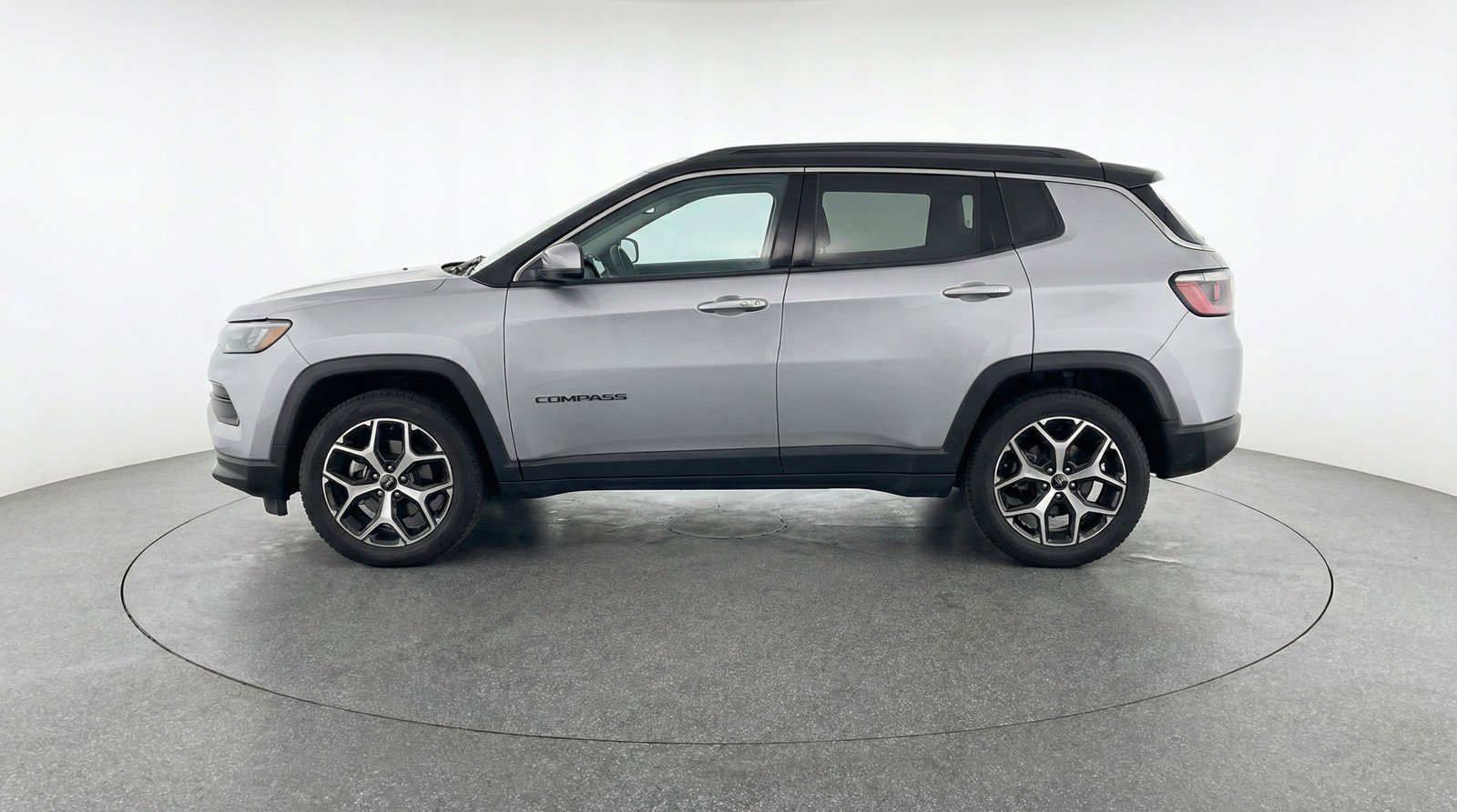 Used 2025 Jeep Compass Limited AWD/4WD image 5