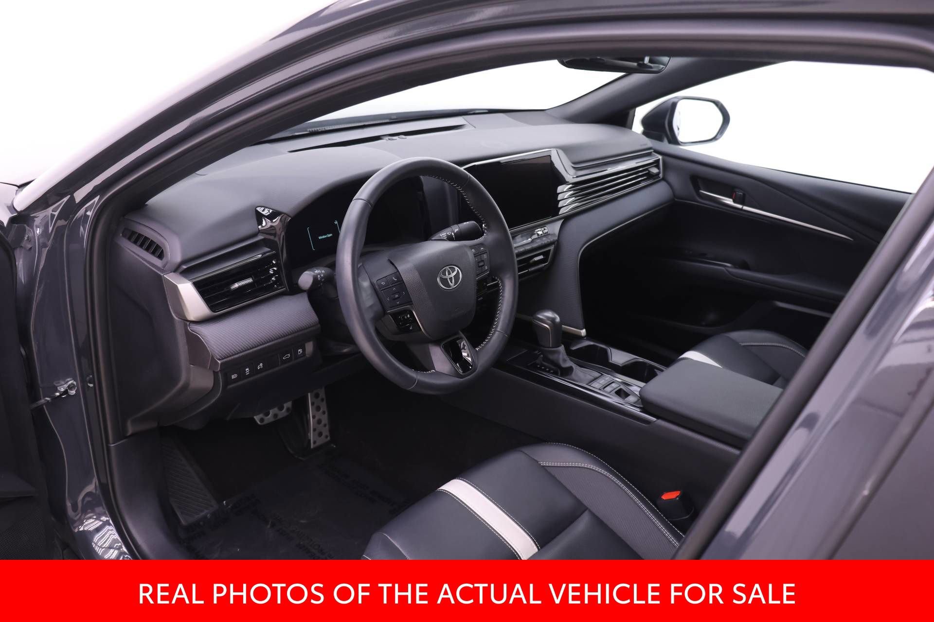 Certified 2025 Toyota Camry SE w/ Convenience Package FWD image 3