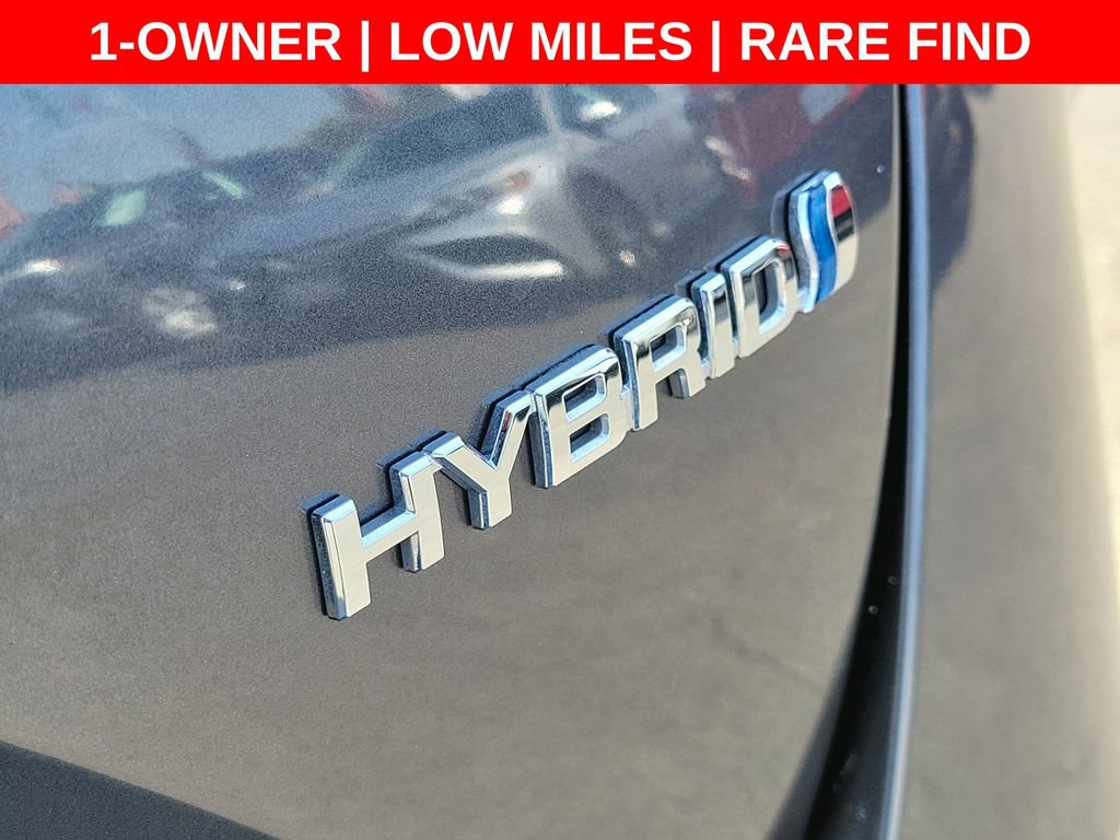 Used 2022 Toyota Prius LE FWD image 10