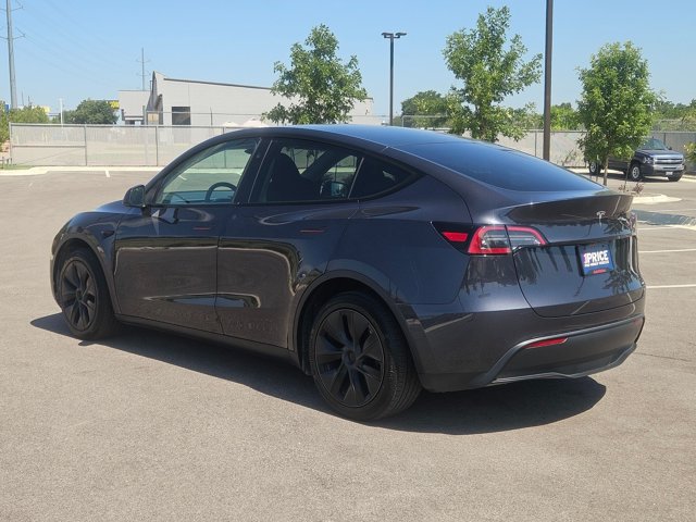 Used 2025 Tesla Model Y Long Range RWD image 8