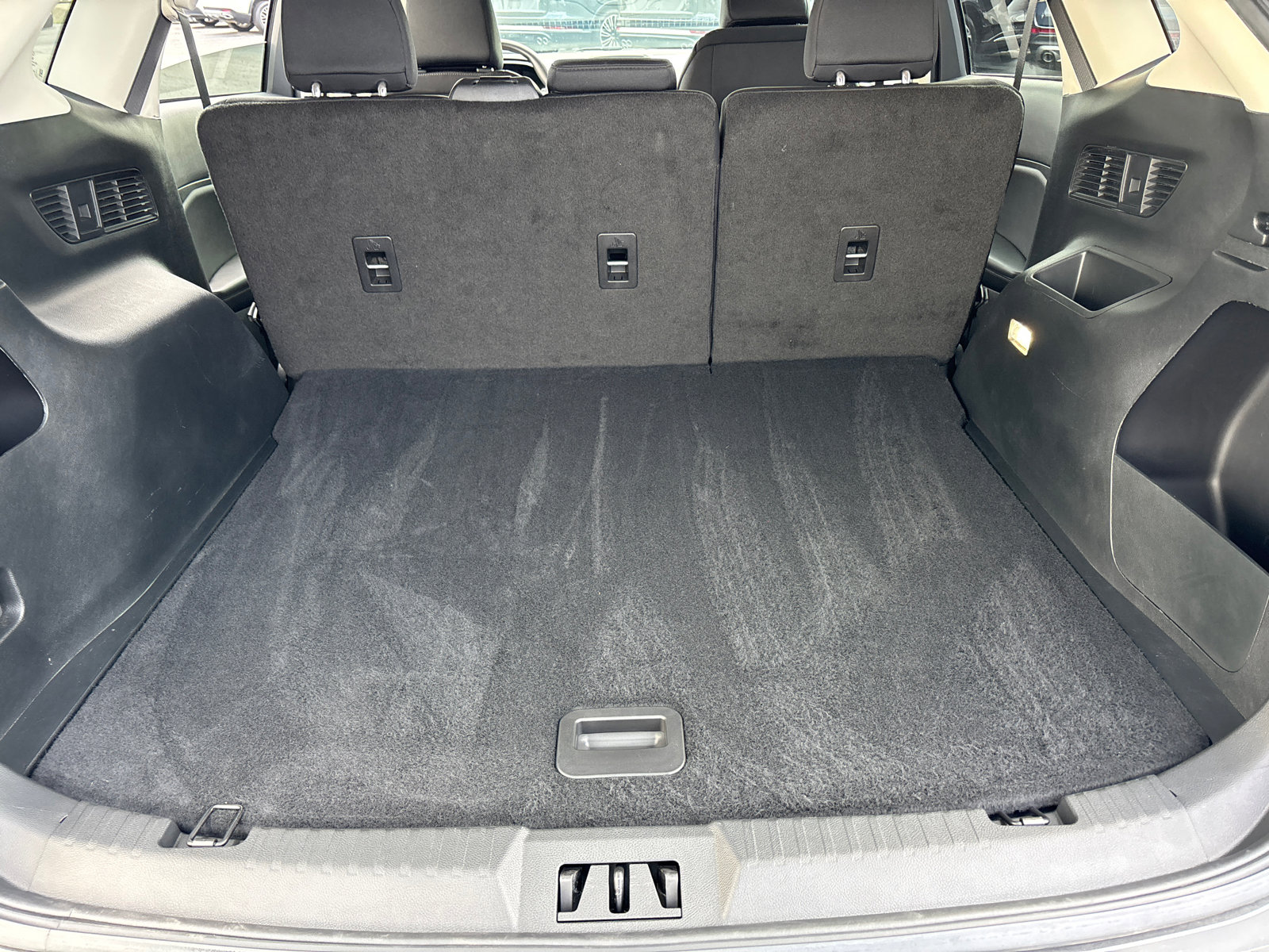 Used 2023 Ford Edge SE w/ Black Appearance Package image 9