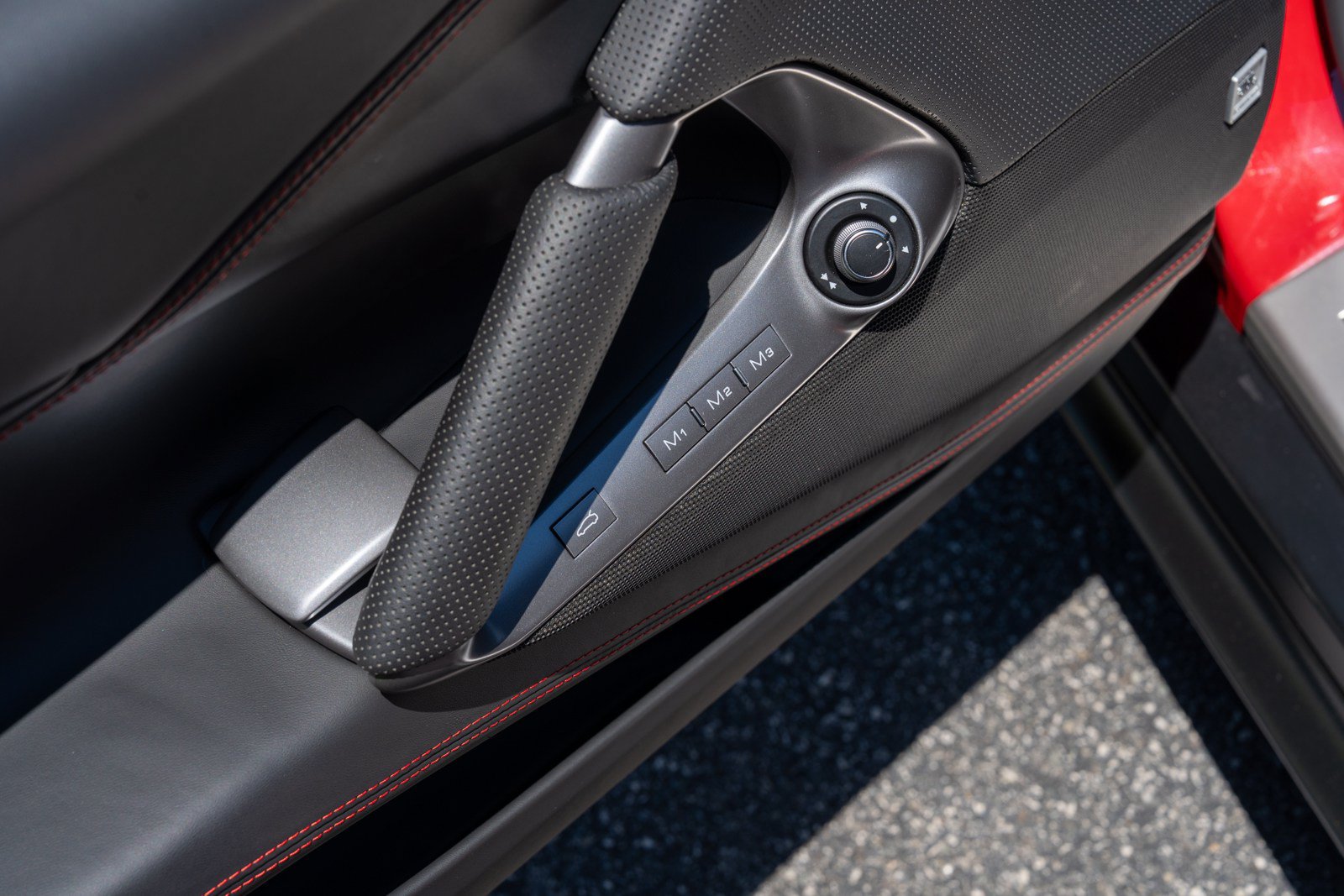 Used 2022 Ferrari 812 GTS RWD image 28