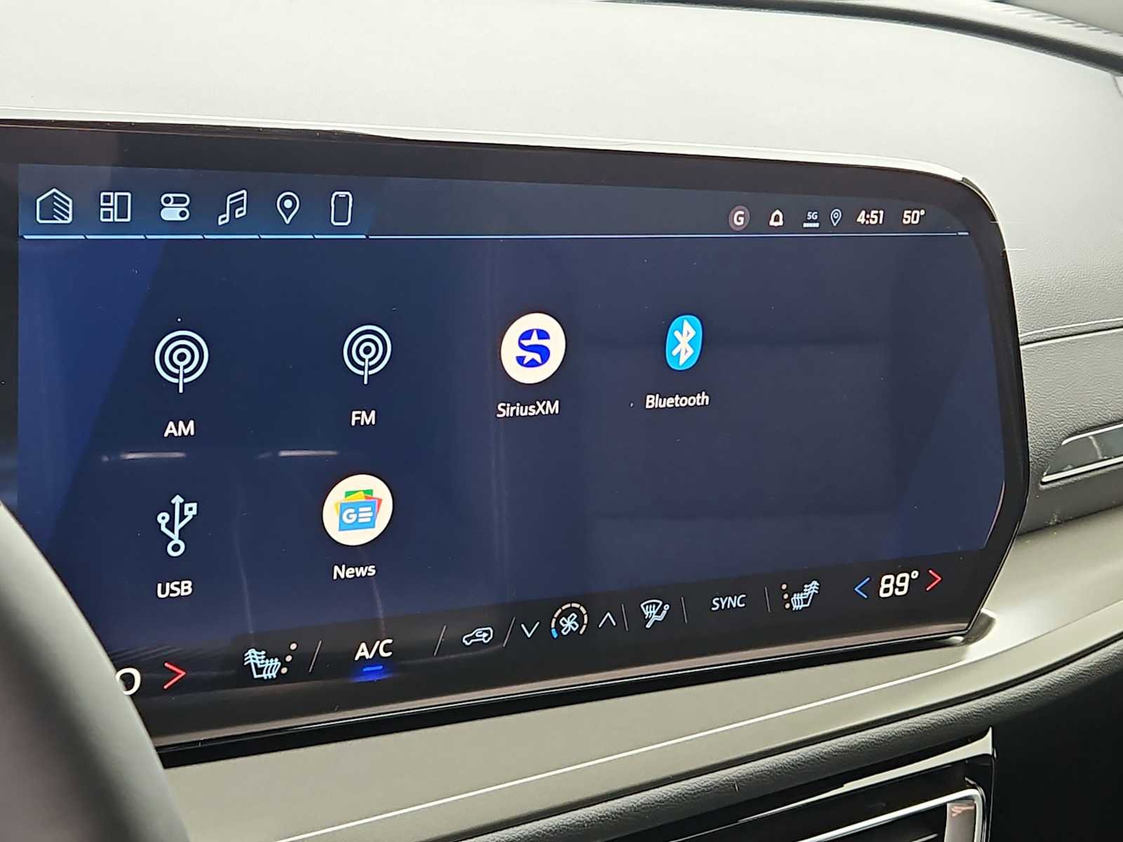 New 2026 Chevrolet Traverse LT w/ Driver Confidence Package image 24