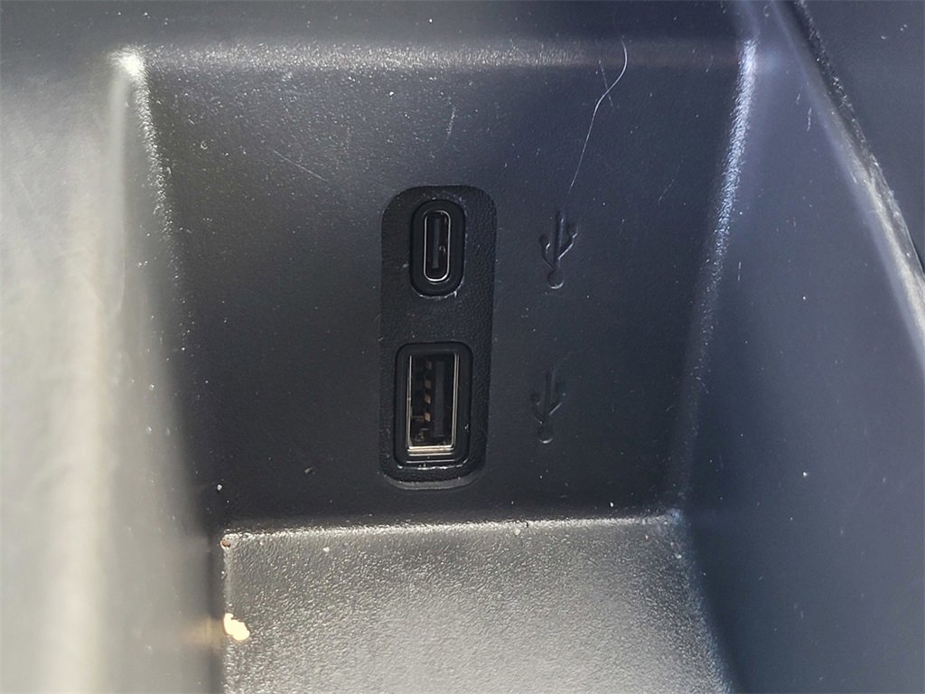 Used 2025 GMC Acadia Elevation image 21