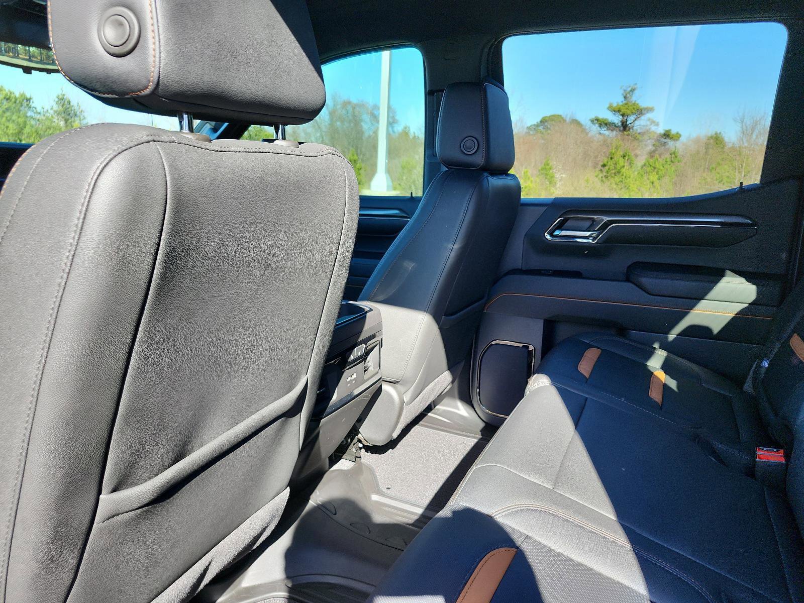 Used 2024 GMC Sierra 1500 AT4 w/ Technology Package image 12