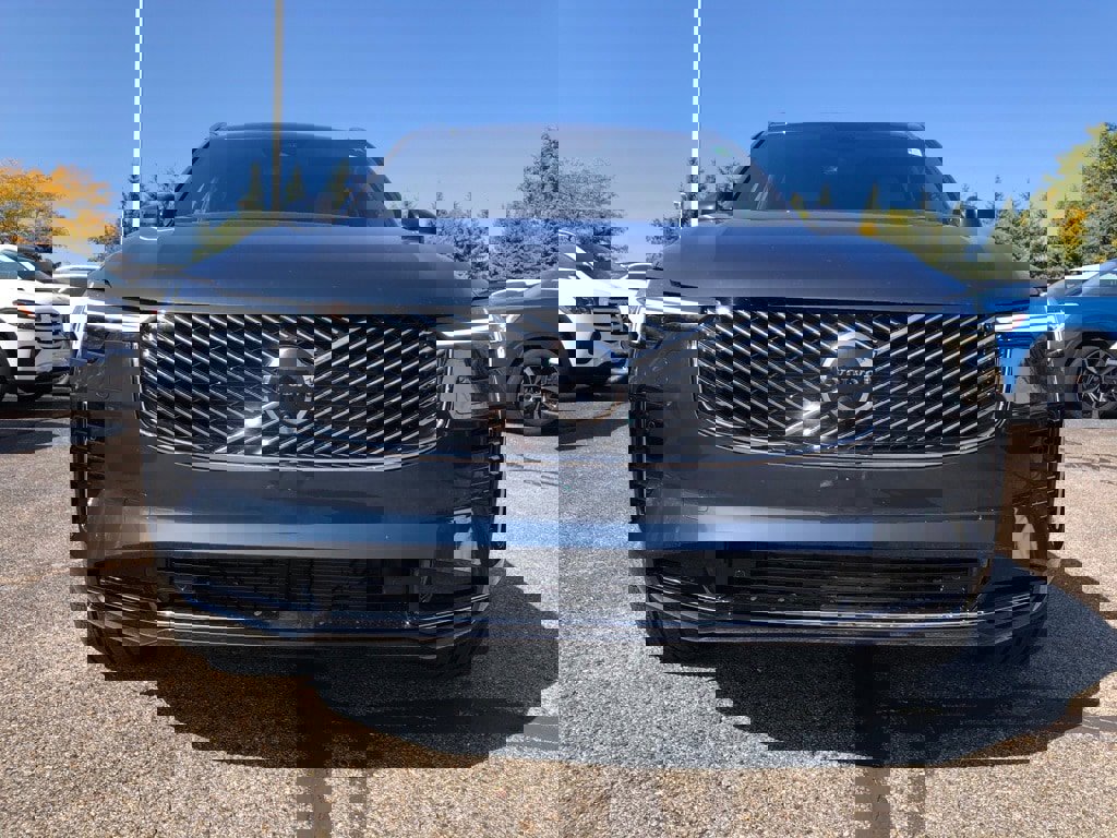 New 2026 Volvo XC90 B6 Plus w/ Protection Package Premier image 2