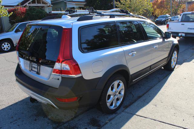 Used 2016 Volvo XC70 T5 Premier w/ Proximity Package image 4
