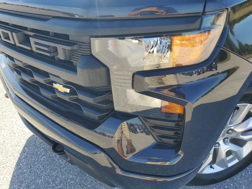 Used 2023 Chevrolet Silverado 1500 Custom image 16