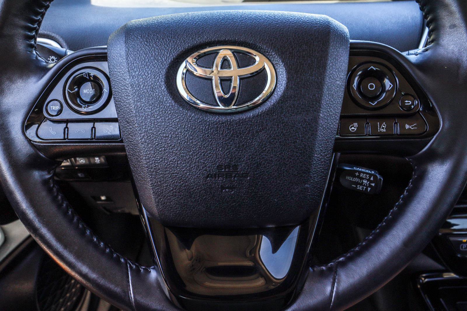 Used 2021 Toyota Prius XLE FWD image 12