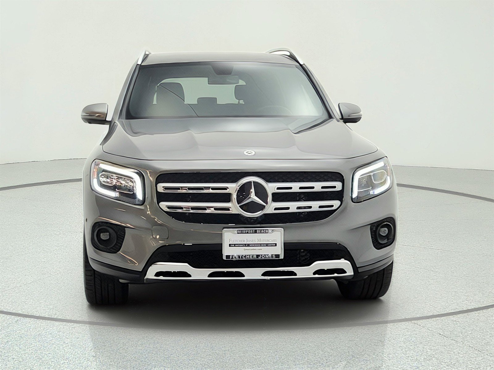 Used 2023 Mercedes-Benz GLB 250 image 2