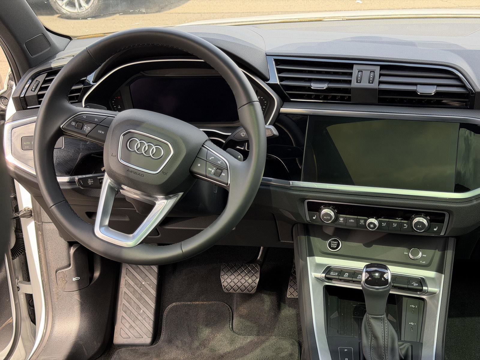 Used 2025 Audi Q3 2.0T Premium w/ Convenience Package AWD/4WD image 19