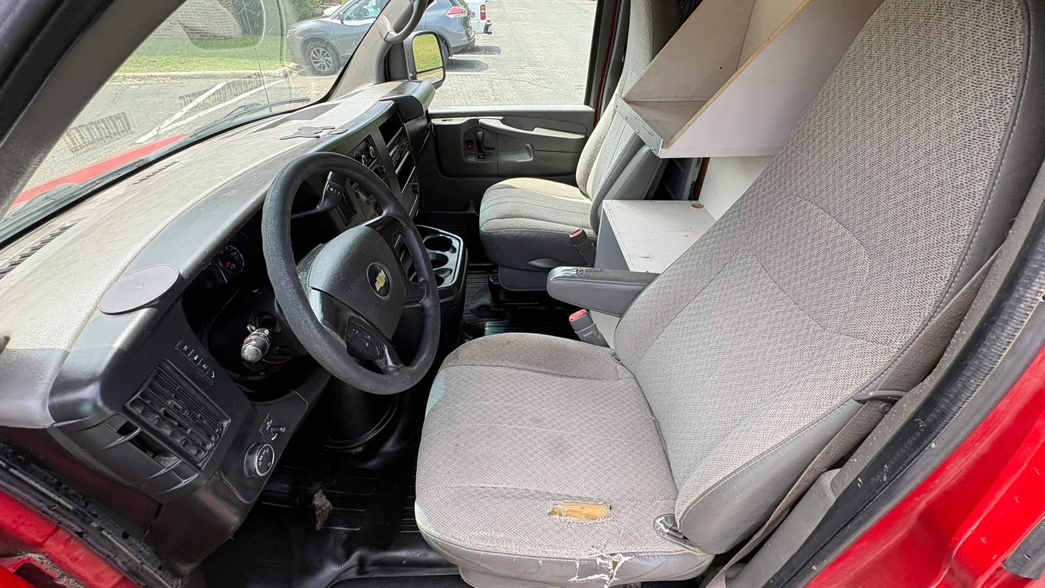 Used 2011 Chevrolet Express 2500 RWD image 21