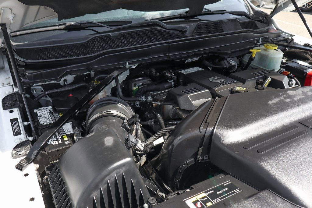 Used 2021 RAM 5500 Tradesman w/ Chrome Appearance Group RWD image 11