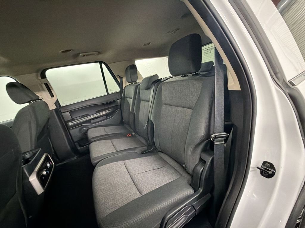 Used 2024 Ford Expedition XLT RWD image 24