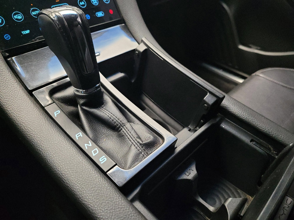 Used 2018 Ford Taurus SHO image 26