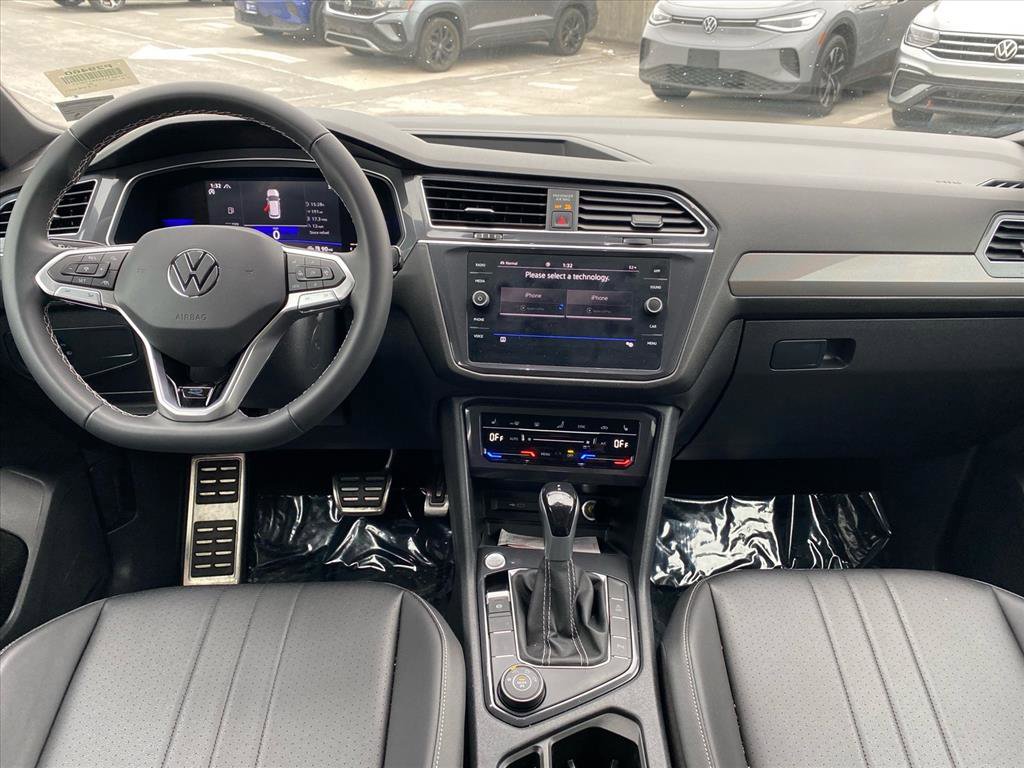 Certified 2023 Volkswagen Tiguan SE R-Line AWD/4WD image 13