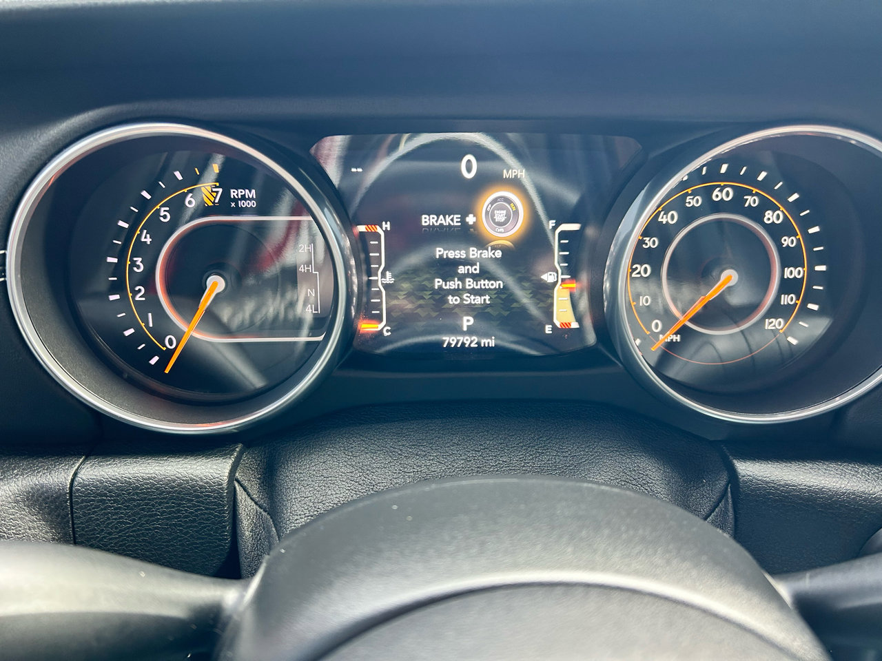 Used 2018 Jeep Wrangler Unlimited Sahara AWD/4WD image 5