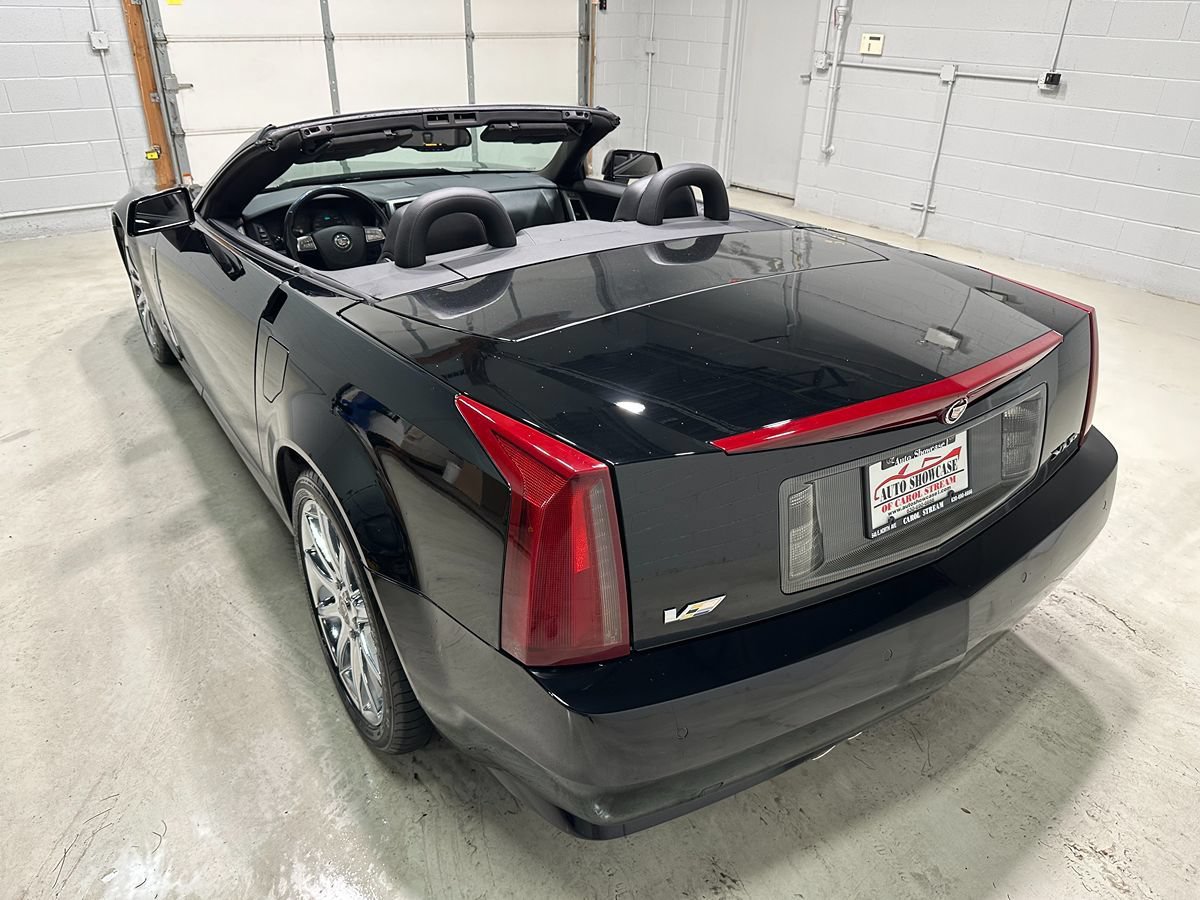 Used 2009 Cadillac XLR V RWD image 24