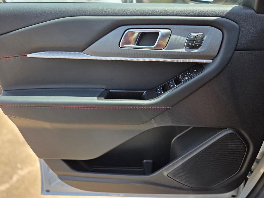 New 2026 Ford Explorer ST-Line w/ ST-Line Street Pack RWD image 36