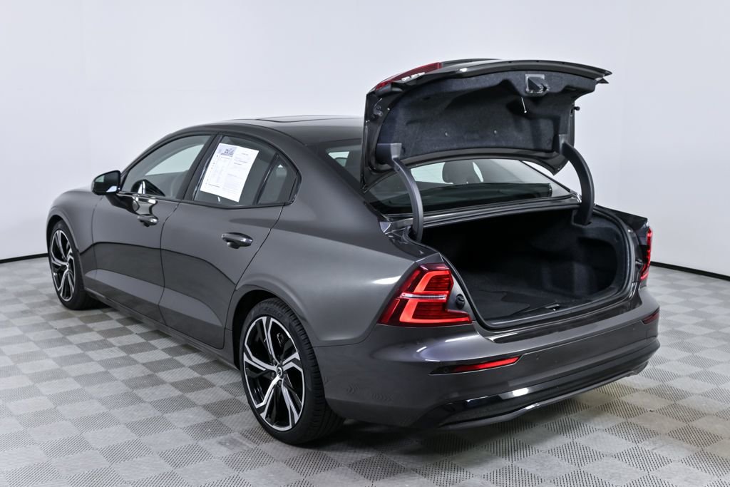 Certified 2025 Volvo S60 B5 Core AWD/4WD image 32