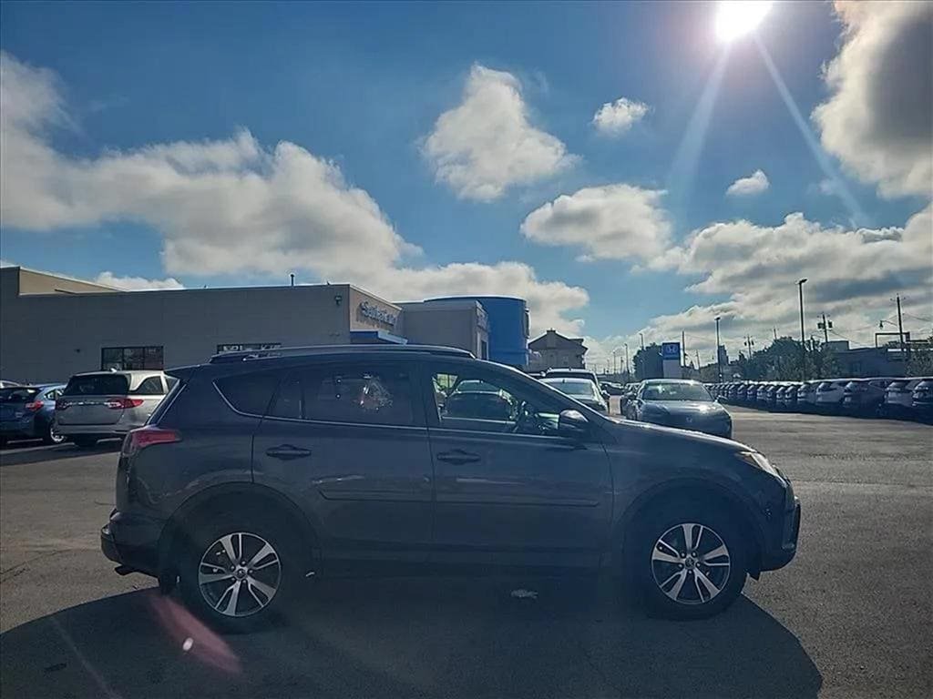 Used 2018 Toyota RAV4 XLE w/ Plus Extra Value Package AWD/4WD image 6