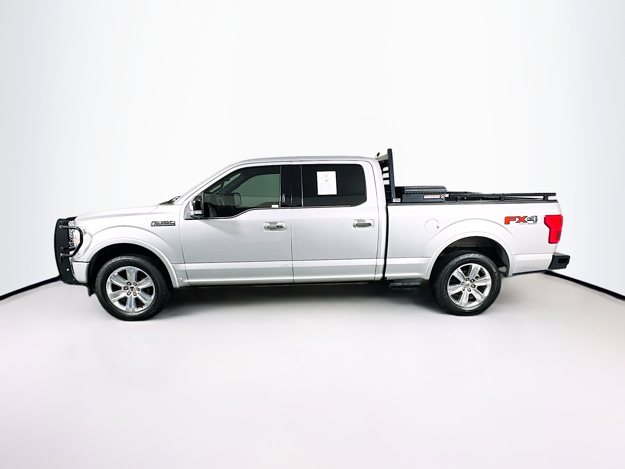 Used 2019 Ford F150 Platinum w/ Equipment Group 701A Luxury AWD/4WD image 4