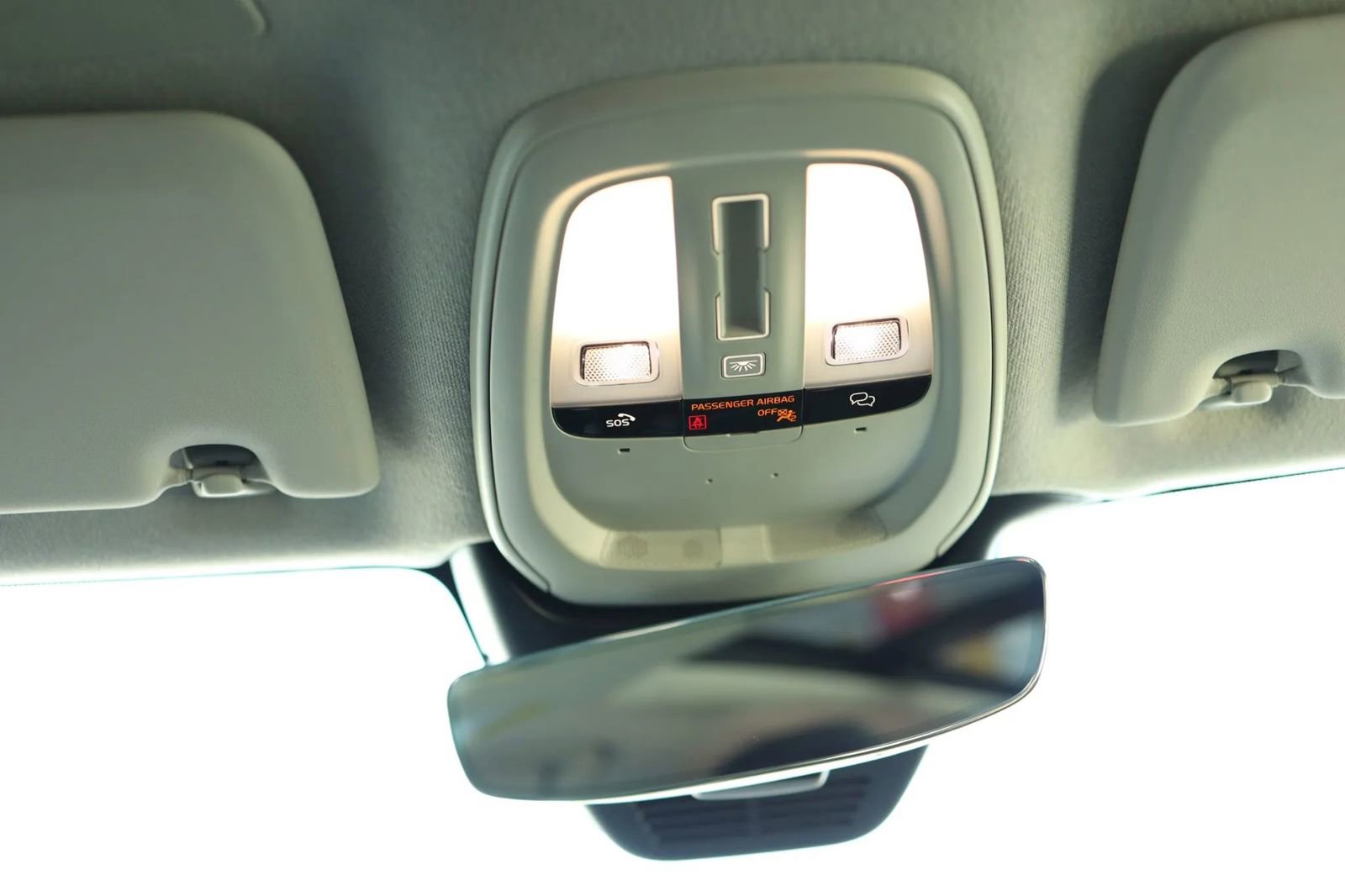 Used 2025 Volvo XC40 B5 Core image 38