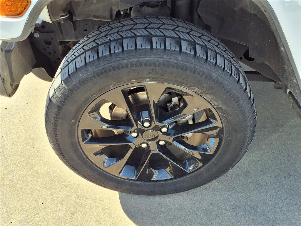 Used 2023 Jeep Wrangler Sahara w/ Cold Weather Group image 23