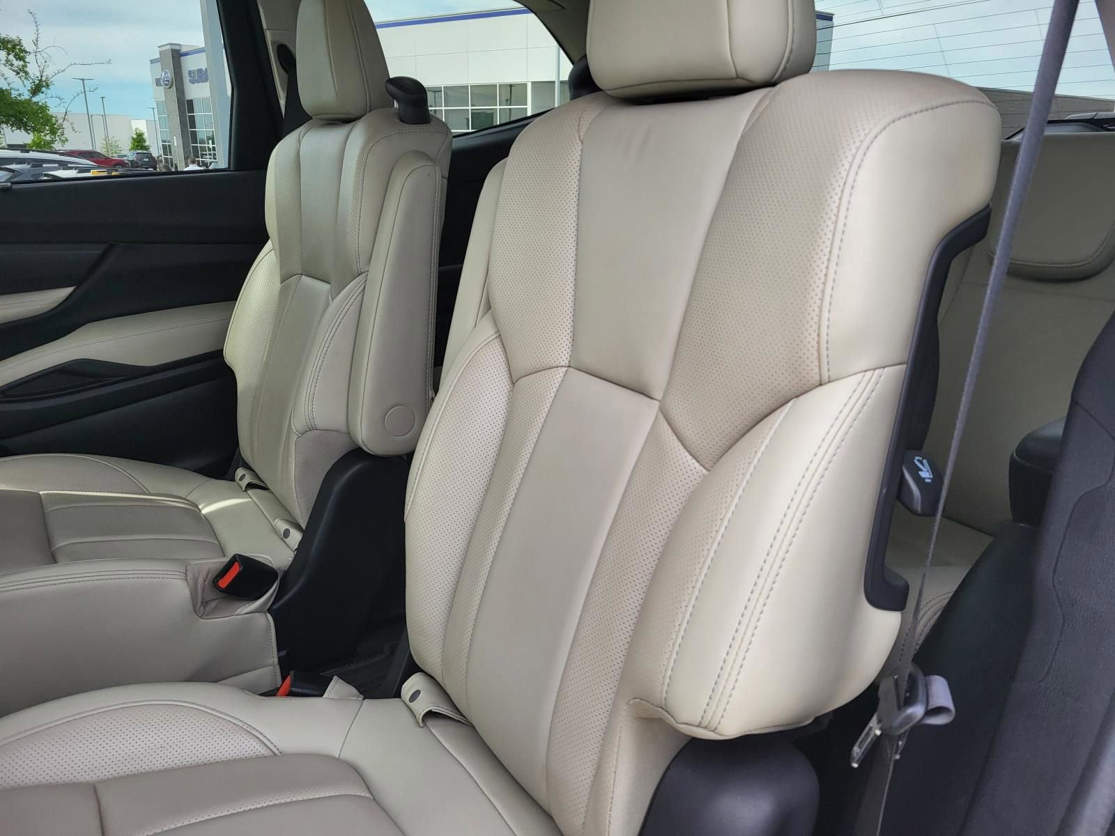 Used 2023 Subaru Ascent Limited w/ Popular Package #2A image 15