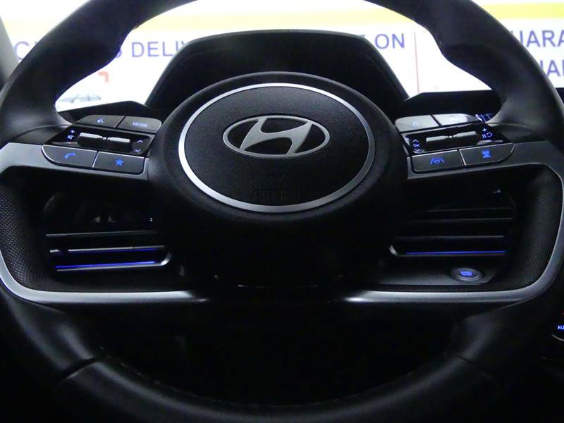 Used 2025 Hyundai Elantra SEL image 16