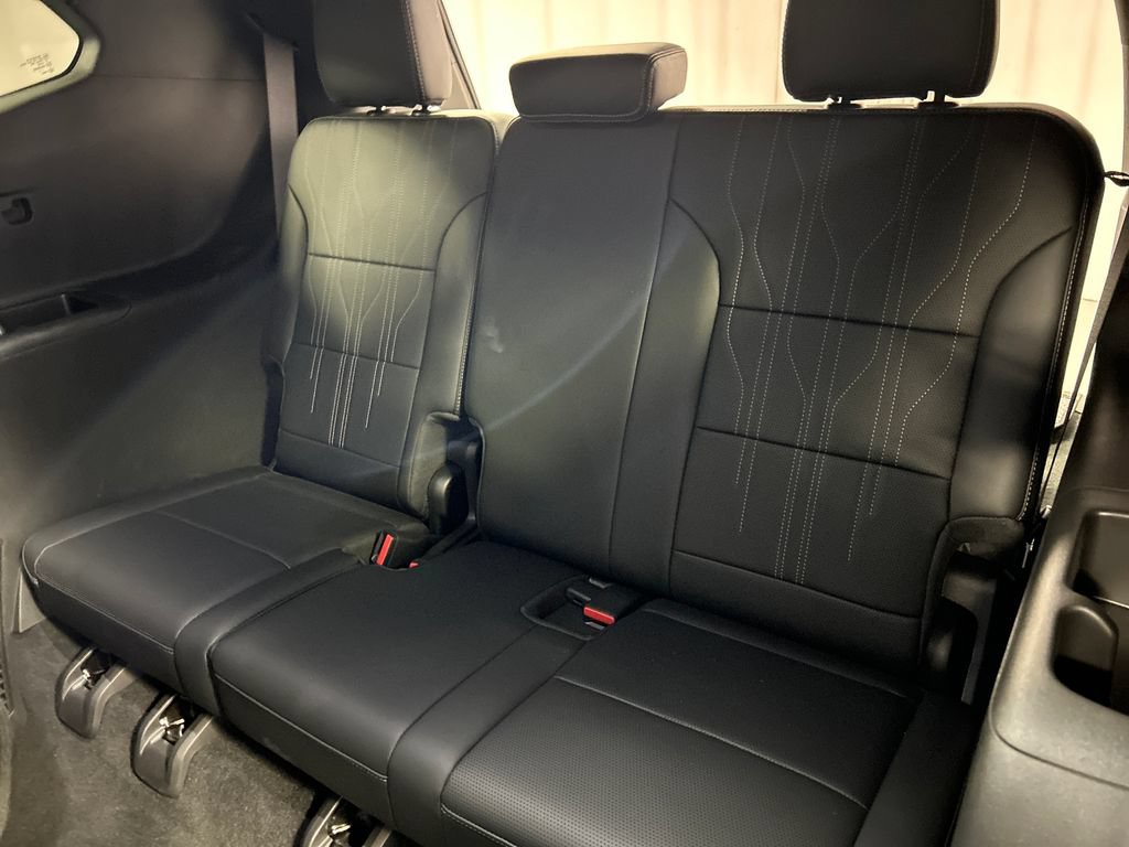 Used 2026 Buick Enclave Avenir w/ Super Cruise Package FWD image 24
