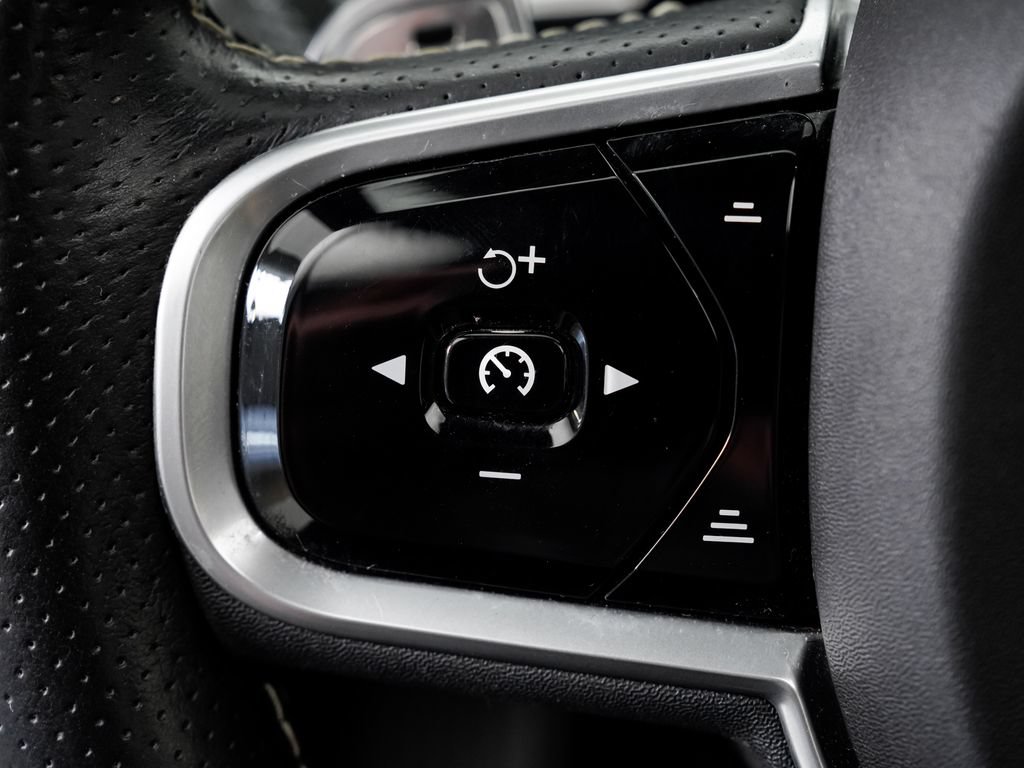 Used 2019 Volvo XC60 T8 R-Design w/ Advanced Package AWD/4WD image 14