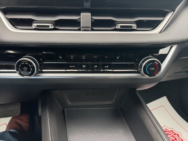 Used 2025 Chevrolet Equinox LT image 23