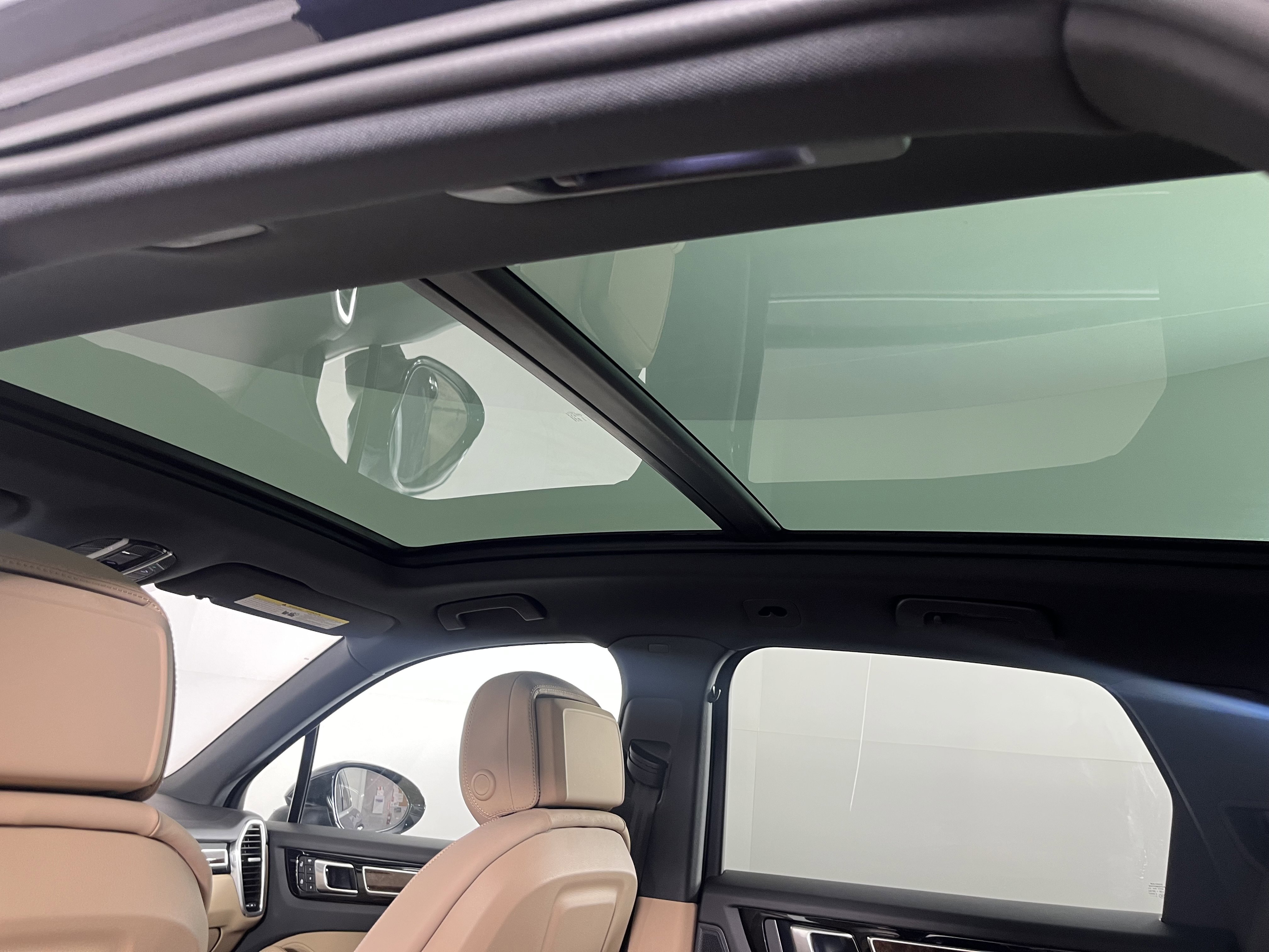 Used 2023 Porsche Cayenne image 17