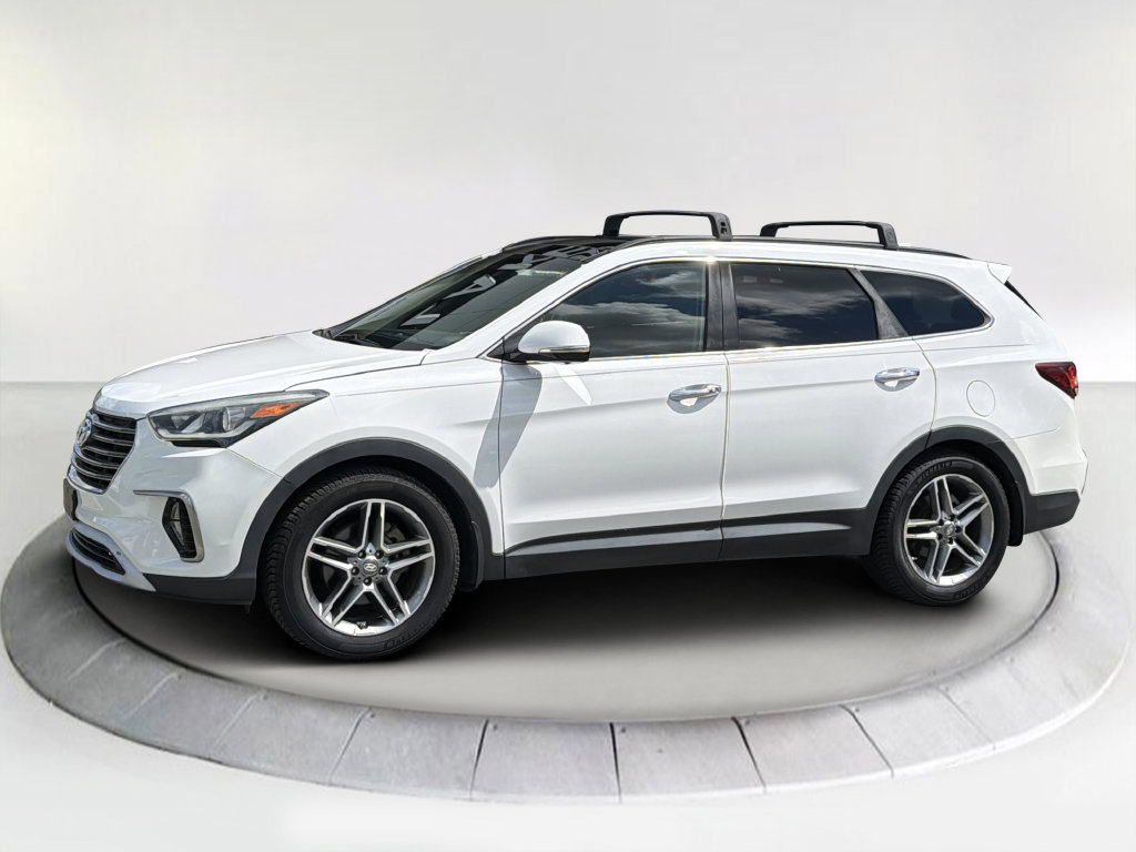 Used 2017 Hyundai Santa Fe FWD image 1