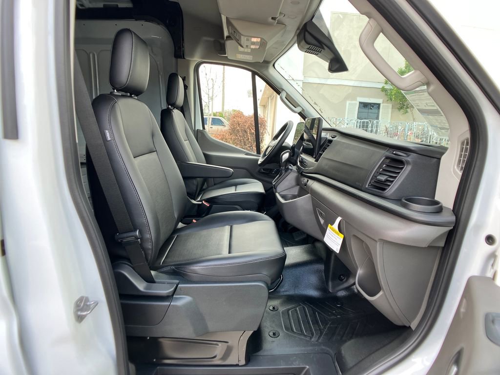 New 2026 Ford Transit 250 148 Medium Roof RWD image 5