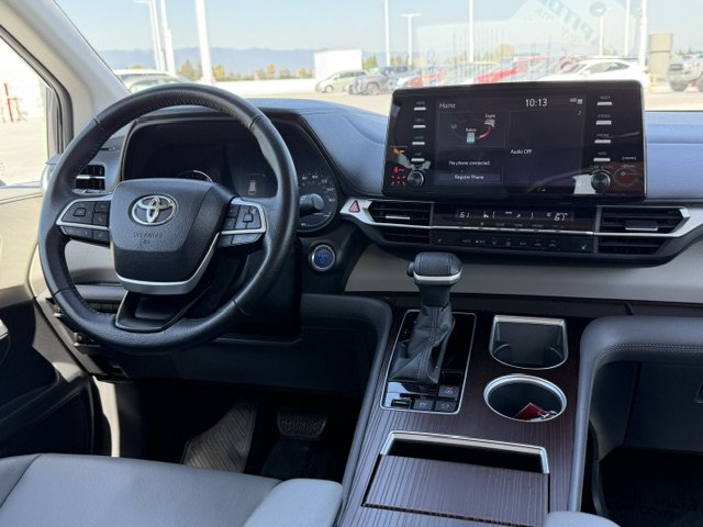 Certified 2022 Toyota Sienna XLE FWD image 24