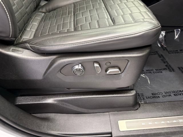 Used 2021 Cadillac Escalade Sport Platinum AWD/4WD image 26