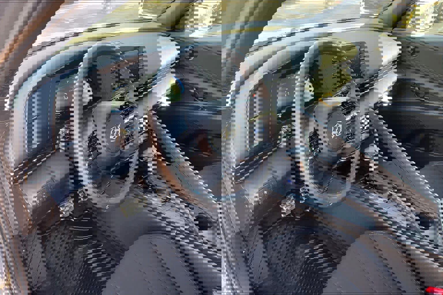 Used 2025 Hyundai Elantra Sport image 17