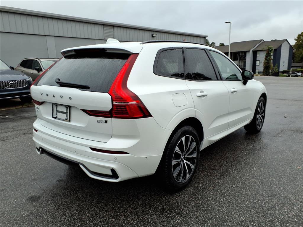 Certified 2025 Volvo XC60 B5 Plus image 3
