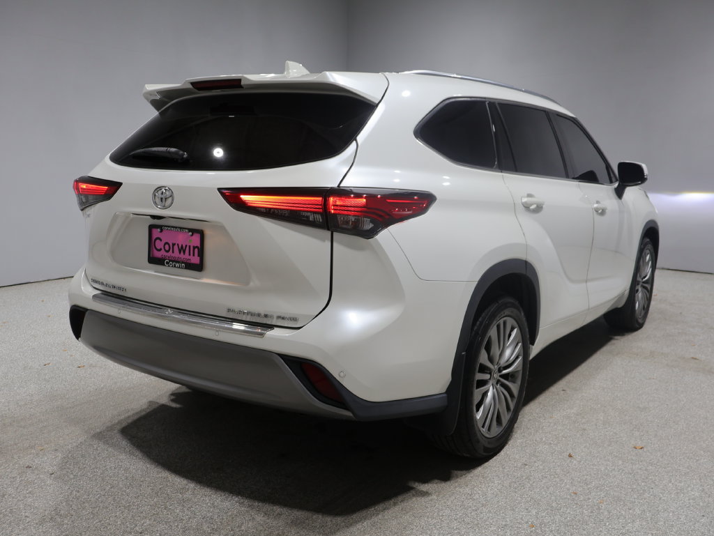 Used 2021 Toyota Highlander Platinum AWD/4WD image 2