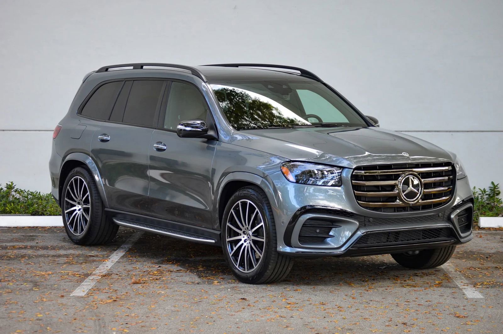 Used 2025 Mercedes-Benz GLS 580 4MATIC image 22