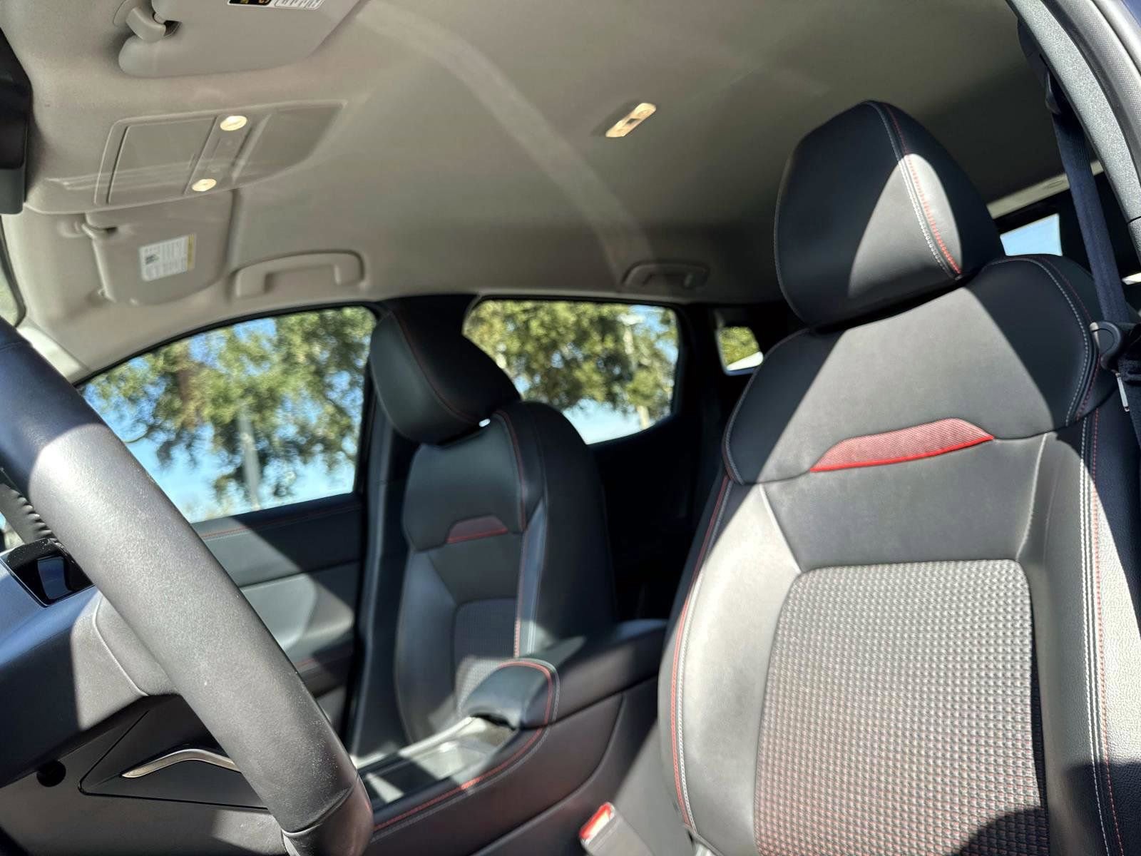 Used 2025 Nissan Kicks SR image 10