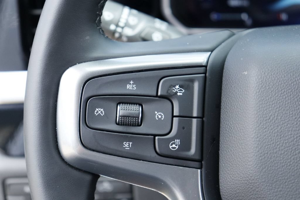 Used 2026 Chevrolet Silverado 1500 LT AWD/4WD image 7
