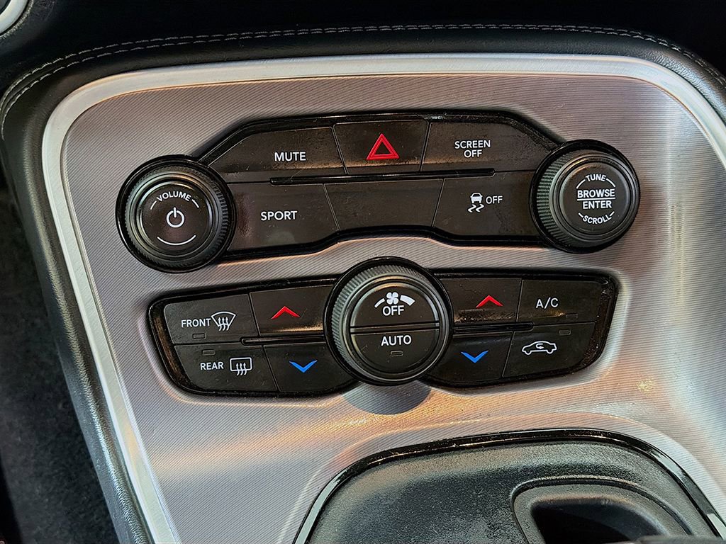 Used 2020 Dodge Challenger SXT image 28