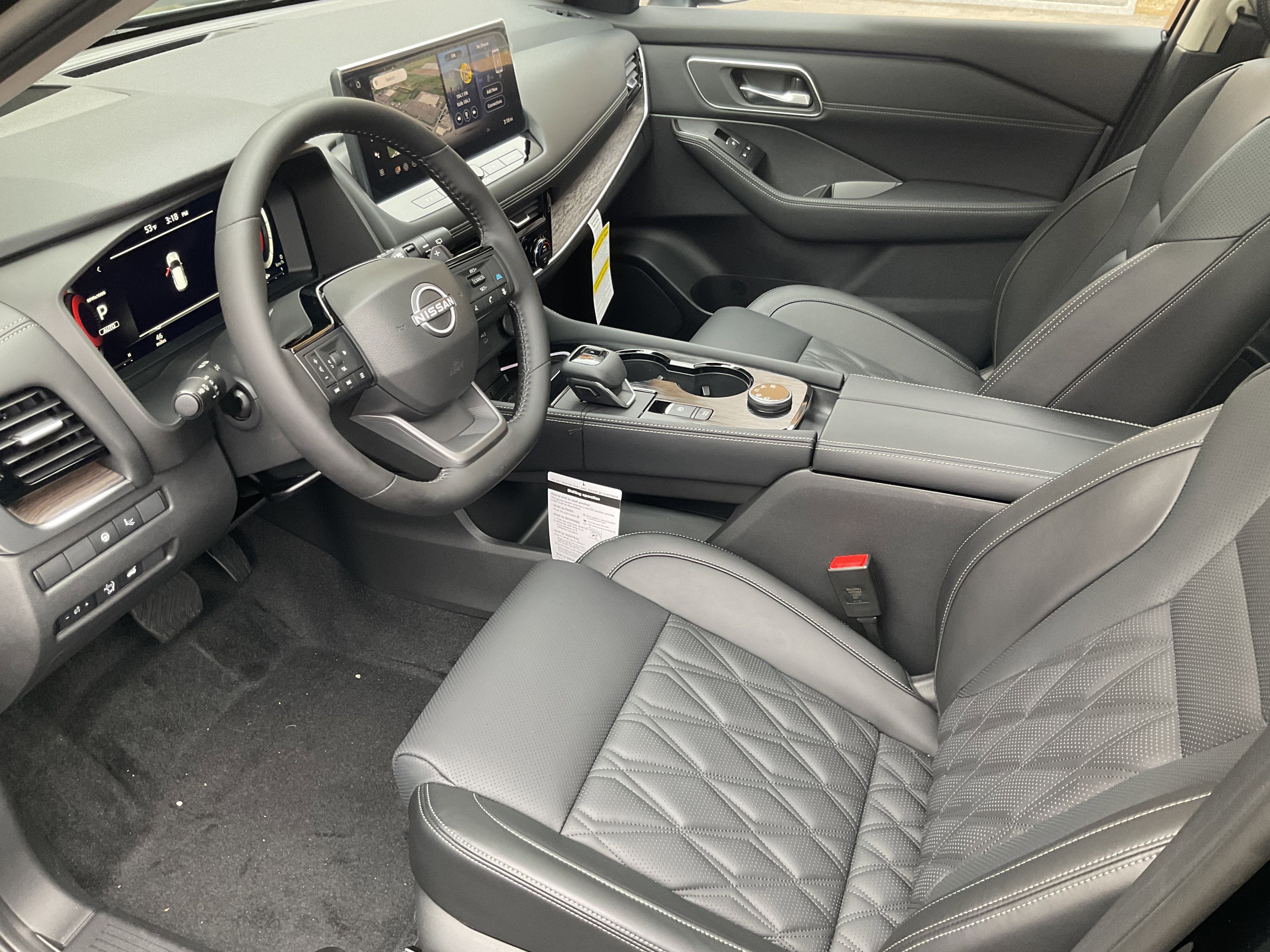 Used 2026 Nissan Rogue Platinum w/ Platinum Premium Package image 28